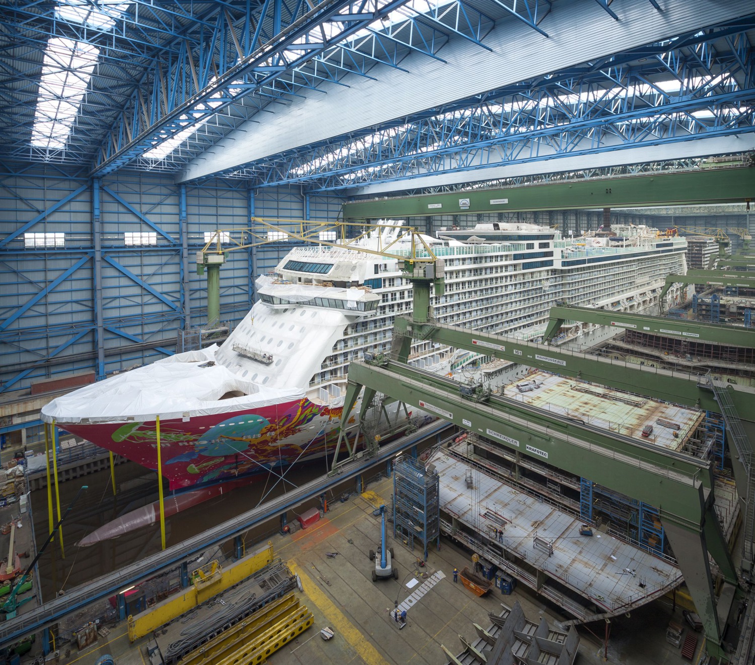 Neubau verlässt das Baudock der Meyer Werft am Samstag