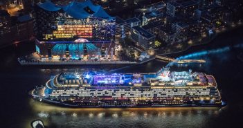 Podcast 29: Schiffstaufe – Männer unerwünscht Schiffstaufe Mein Schiff 6 in Hamburg