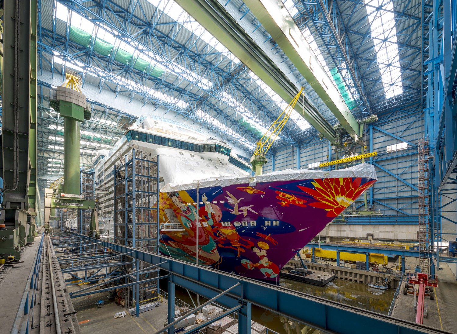 World Dream wird in der Meyer Werft ausgedockt