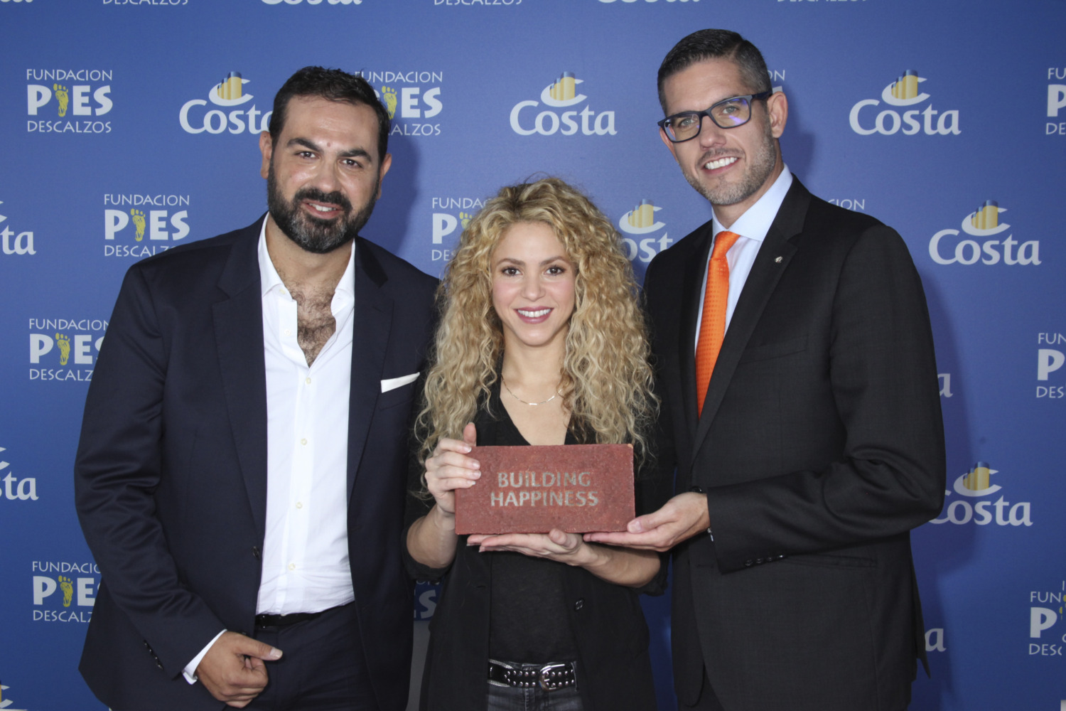 Shakira und Costa bauen Schule in Kolumbien