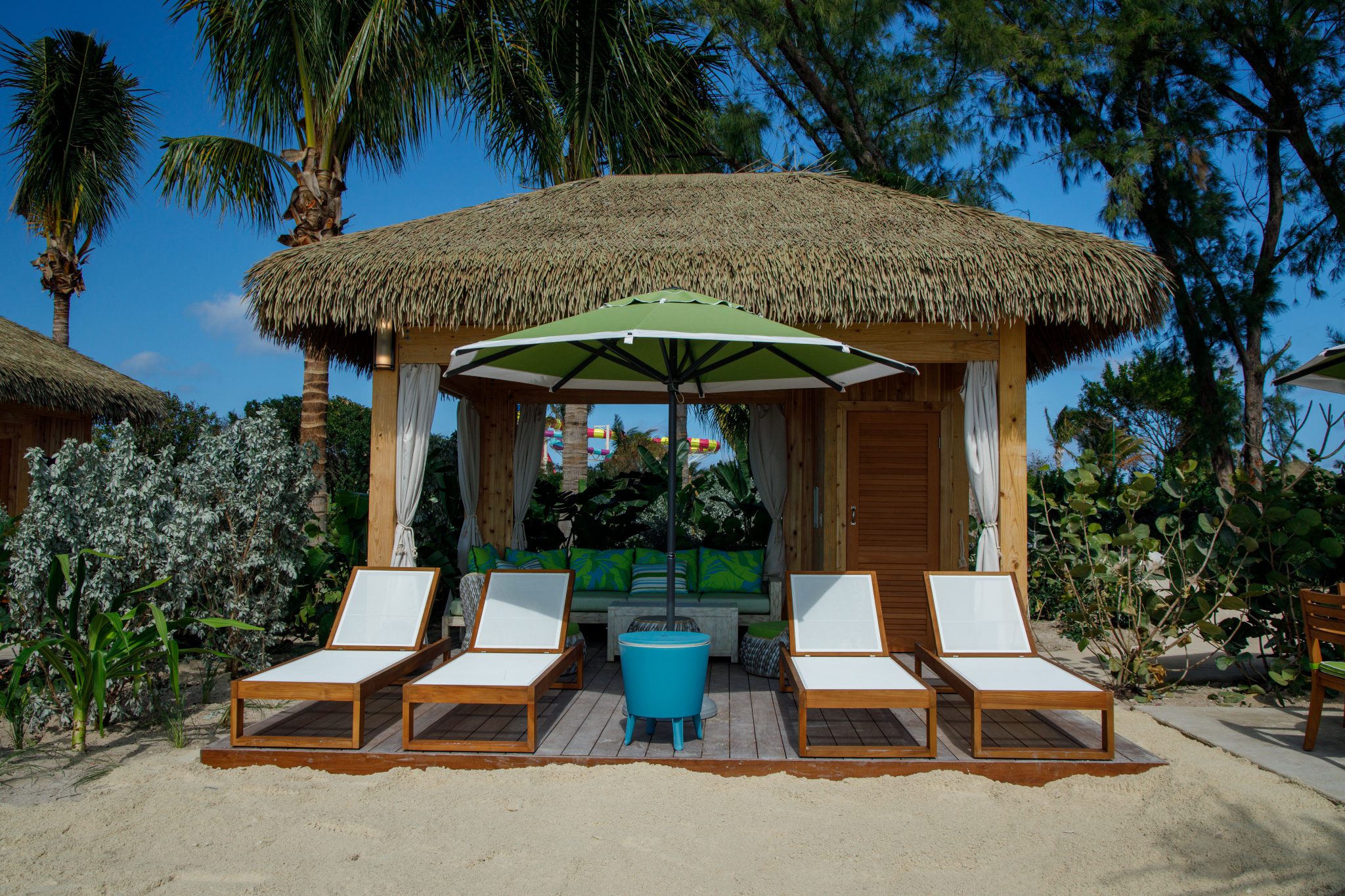 Perfect Day Coco Beach Club beach cabana lounge relax – Onboard Radio